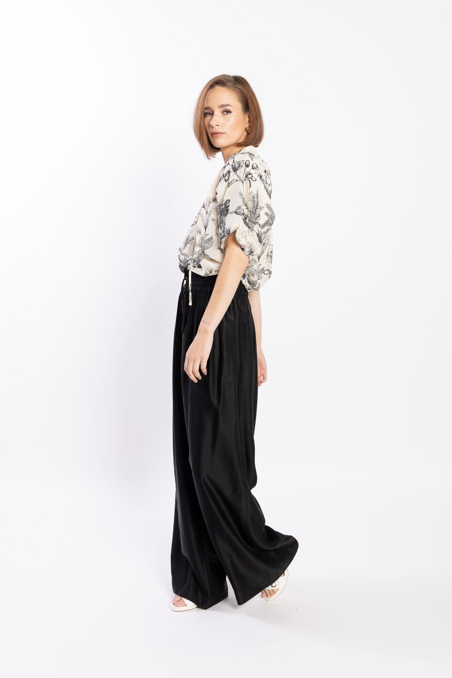 1238L - Shaye Blouse - Tahiti Print